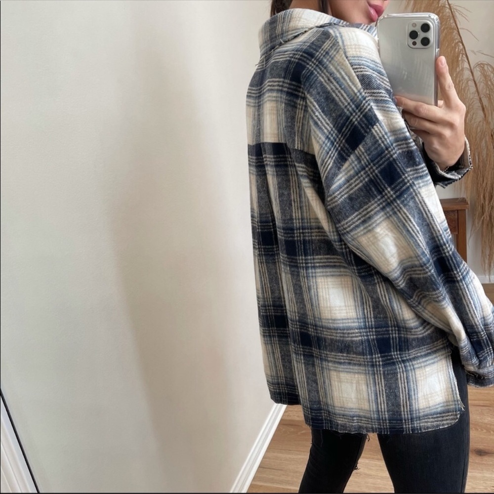 🆕🔄 Reposh Grace Distressed Plaid Jacket | Navy - Picture 7 of 10